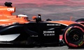 フォーミュラワン、バルセロナ合同テスト最終日に臨むマクラーレン・ホンダのストフェル・バンドーン（2017年3月2日撮影）。(c)AFP/JOSE JORDAN