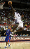 シュートを放つ米国のレブロン・ジェームズ（%%LeBron James%%）。(c)AFP/Getty Images Jamie Squire