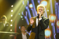 韓国・ソウル（Seoul）のCJ E&amp;Mセンターで行われたケーブルテレビ・エムネット（Mnet）の音楽番組「エム・カウントダウン（M countdown）」で12日、芸能事務所「JYPエンターテインメント（JYP Entertainment）」の創業者で歌手のパク・ジニョン（J.Y. Park）が登場した（2013年9月12日撮影）。(c)STARNEWS