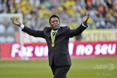 ペレ氏、W杯優勝メダルなど2000点以上を競売に 写真1枚 国際ニュース