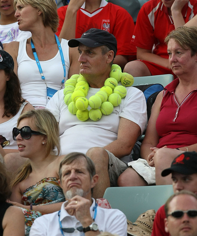 思い思いの格好で観戦を楽しむファンたち、全豪オープン2日目