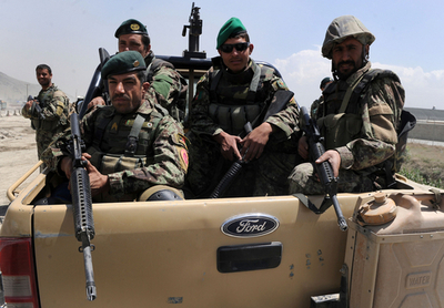 アフガニスタン軍人の発砲で米兵ら9人死亡、口論の末