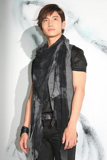 都内で「シャネル」10/11年秋冬ショー、豪華ゲストのファッションに注目！