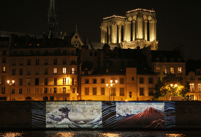 パリのセーヌ川が光のショーで「和」の装い