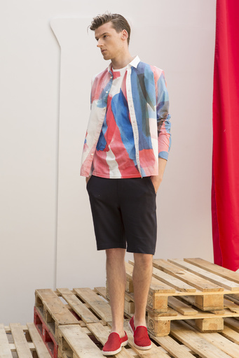 初のプレゼンテーション形式で新作発表、「コミューン ドゥ パリ」15年春夏メンズ