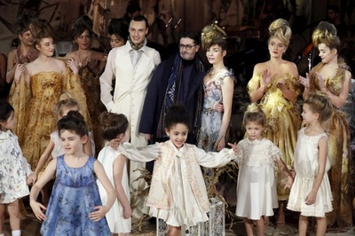 「フランク・ソルビエ」17年春夏オートクチュール