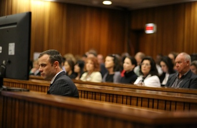 ピストリウス被告、検視証言を聞き法廷で嘔吐