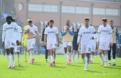 ナポリ、コモに敗れインテルに首位譲る 次週は天王山