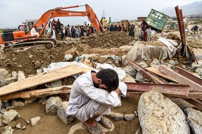 鉄砲水で100人死亡、家屋数百戸が損壊 アフガニスタン東部