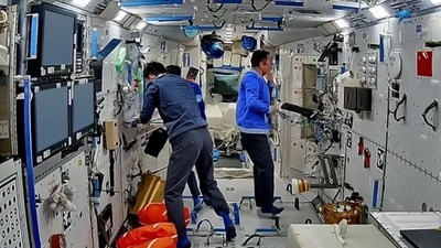 神舟21号宇宙飛行士 初の全システム圧力応急訓練など実施
