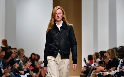 「トッズ」20年春夏