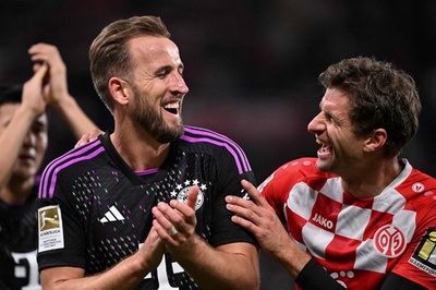 バイエルン快勝 レバークーゼンも勝利で首位維持