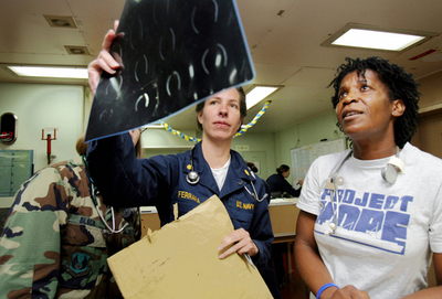 肺のなかで豆を育てた男性、米国