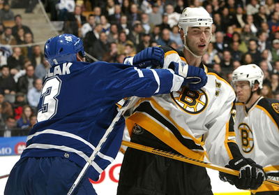 ＜06-07NHL＞ブルーインズ メープルリーフスに完封勝利 - カナダ