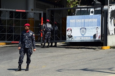 グアイド氏の最側近、拘束される ベネズエラ政権、米の警告無視