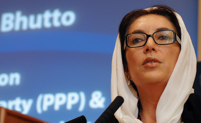 パキスタン大統領、ブット元首相と連立を模索か