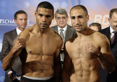 エイブラハムとエルコックが対戦控え計量