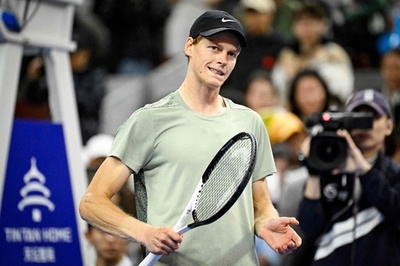 シナーがアルカラスとの決勝へ 地元WCにストレート勝ち 中国OP