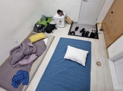 韓国軍・幹部宿舎なのに布団を2つ敷けば終わり…「監獄のような暮らし」