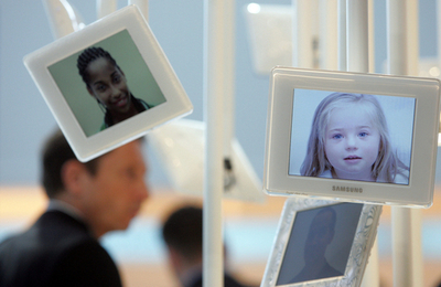 IT見本市「CeBIT」に、サムスンの新商品「デジタルフォトフレーム」登場