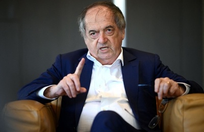 仏連盟前会長に「性差別的な不適切行為」の疑い、仏紙報道