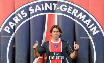 PSG、マクスウェルの入団会見
