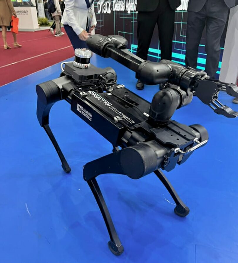 レインボーロボティクスが現代ロテムと共同開発した防散用四足歩行ロボット(c)KOREA WAVE