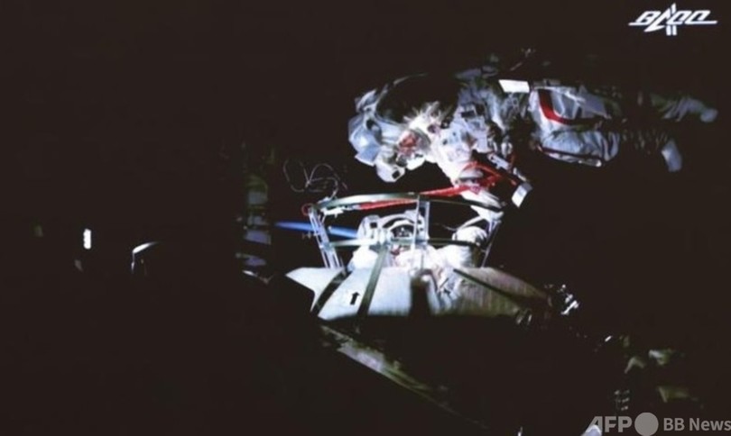 中国の宇宙ステーション初の船外活動 3人の宇宙飛行士の任務を公開