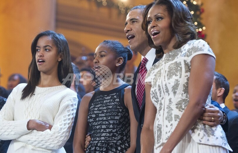 ミシェル夫人の賢い着回し術、気に入った服はシーンに応じて着用