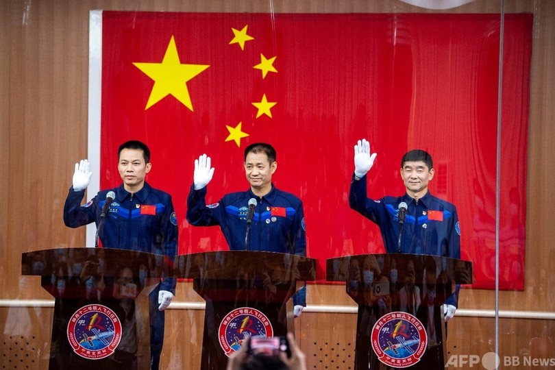 中国の宇宙飛行士が宇宙ステーションで初の活動開始 過酷な地上訓練を経て万全の態勢