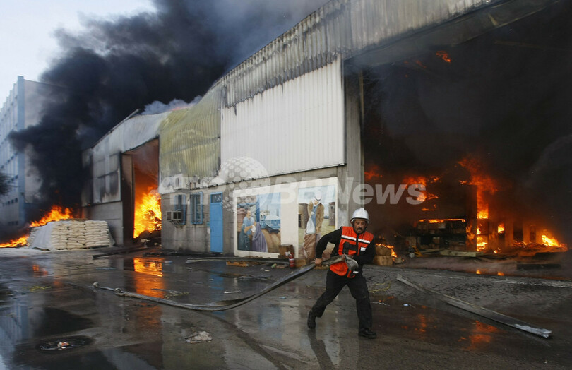 イスラエル、ガザに新たな攻撃 一方的停戦の判断前に