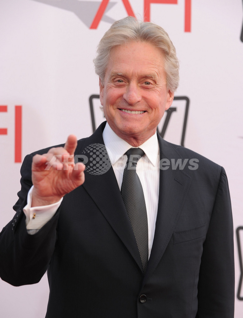 咽喉がんのマイケル・ダグラス「徐々に回復している」 写真1枚 国際ニュース:AFPBB News