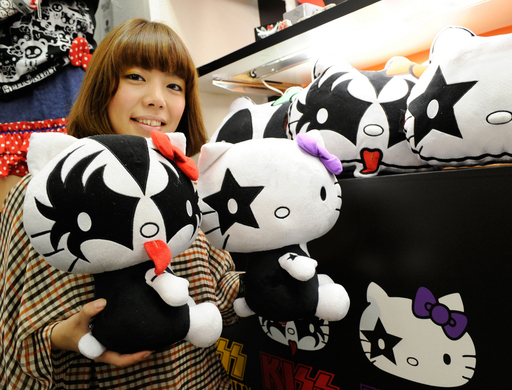 ハローキティ　KISS　コラボ　4種 ハローキティ KISS コラボ 4種 ハローキティ KISS コラボ 4種