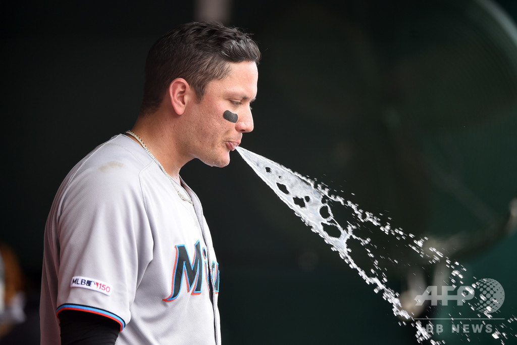 ひまわりの種吐き、試合後のシャワーなど禁止へ MLBコロナ対策 ひまわりの種吐き、試合後のシャワーなど禁止へ MLBコロナ対策