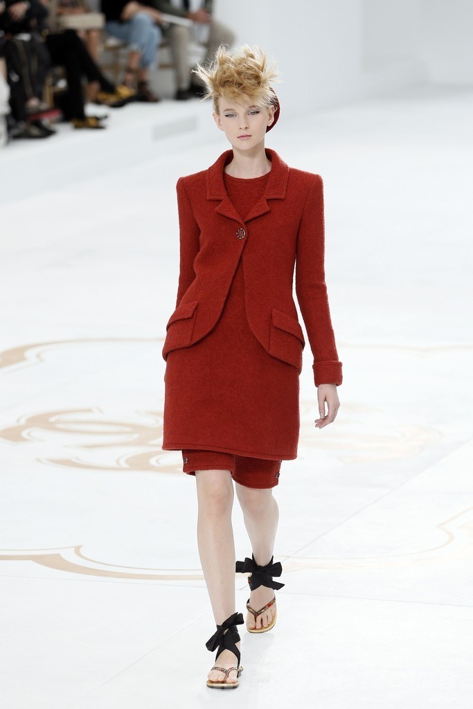 ル・コルビュジエとヴェルサイユ宮殿の融合、「シャネル」14/15年秋冬オートクチュール