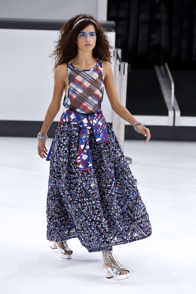 「シャネル」16年春夏コレクション