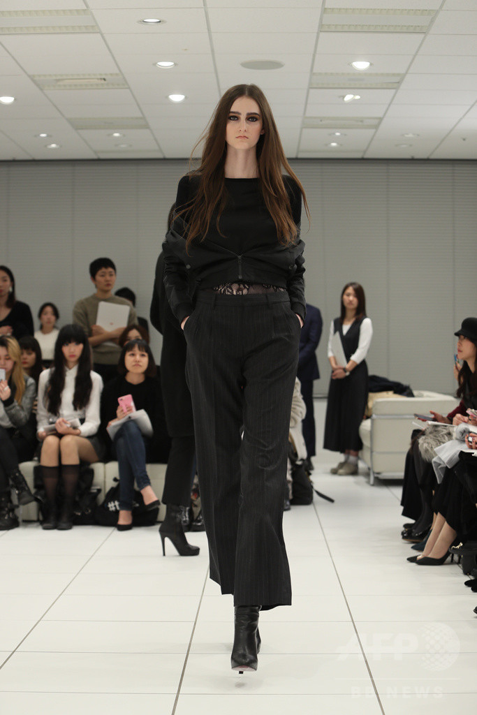 ユニクロの「カリーヌ･ロワトフェルド」コレクションに注目