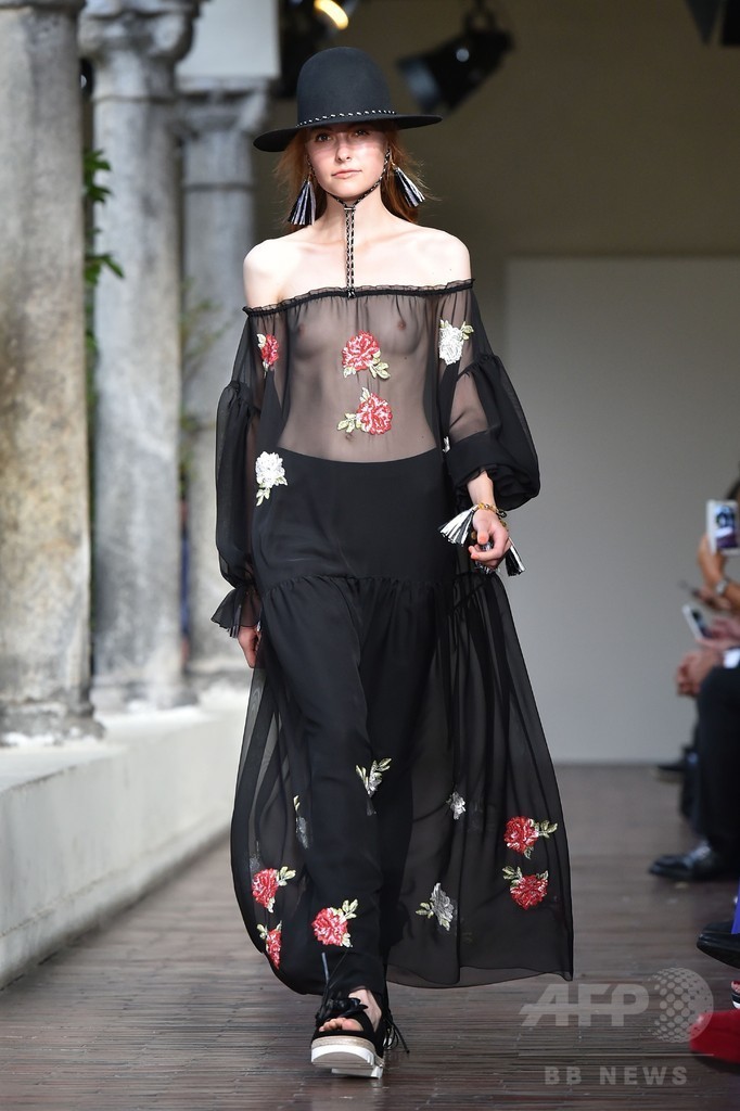 「ブルーガール」17年春夏