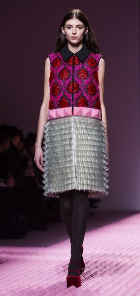 空白をディテールで埋め尽くすアートの手法から着想、「メアリー・カトランズ」15/16年秋冬