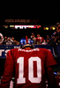 試合に敗れフィールドを去るジャイアンツのQBイーライ・マニング（%%Eli Manning%%）。(c)AFP/Getty Images Al Bello