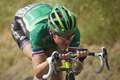 2011ツール・ド・フランス（2011 Tour de France）、第9ステージ（イソワールからサン・フルール、208キロメートル）。レースに臨むチーム・ユーロップカー（Team Europcar）のトマ・ヴォクレール（Thomas Voeckler、2011年7月10日撮影）。(c)AFP/JOEL SAGET