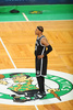 13-14NBA、ボストン・セルティックス（Boston Celtics）対ブルックリン・ネッツ（Brooklyn Nets）。コート中央に立つブルックリン・ネッツのポール・ピアース（Paul Pierce、2014年1月26日撮影）。(c)AFP/Getty Images/NBAE/Steve Babineau