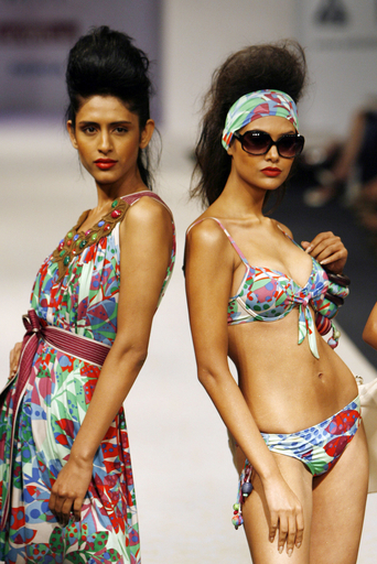 ＜08年春夏インド・ファッションウィーク＞ランナ・ギルら、新作発表