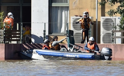 台風19号で14人死亡、9人不明 各地で救助活動続く
