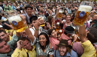 ビールの祭典「オクトーバーフェスト」開幕 独ミュンヘン