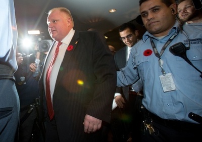 コカイン使用のトロント市長、辞任せず通常公務