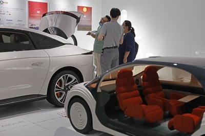 世界の新エネ車シェア、中国が53％ 販売台数は10年間で400倍