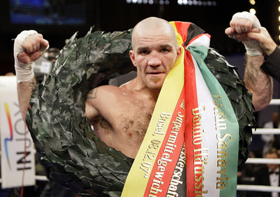 サナビア ハウッスラーと引き分けが防衛に成功