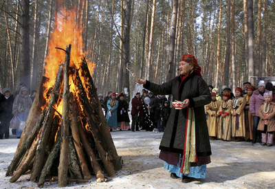 プーチン氏の追放目指した霊媒師、裁判所が精神科病棟への収容決定 ロシア