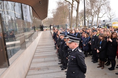 英ロンドンの襲撃事件で中断の議会が再開